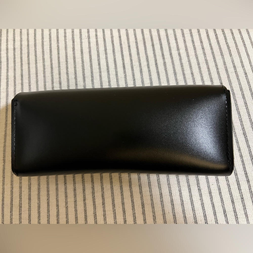 Sunglasses case - Picture 2 of 3